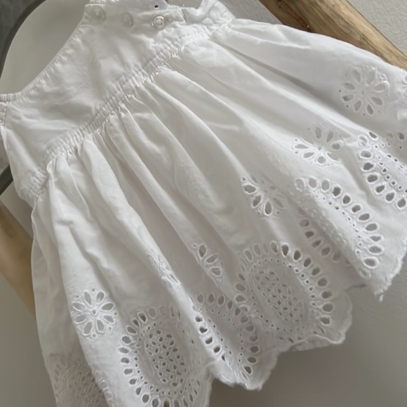 Baby Gap White Eyelet Dress Size 3-6 months - Picture 2 of 4